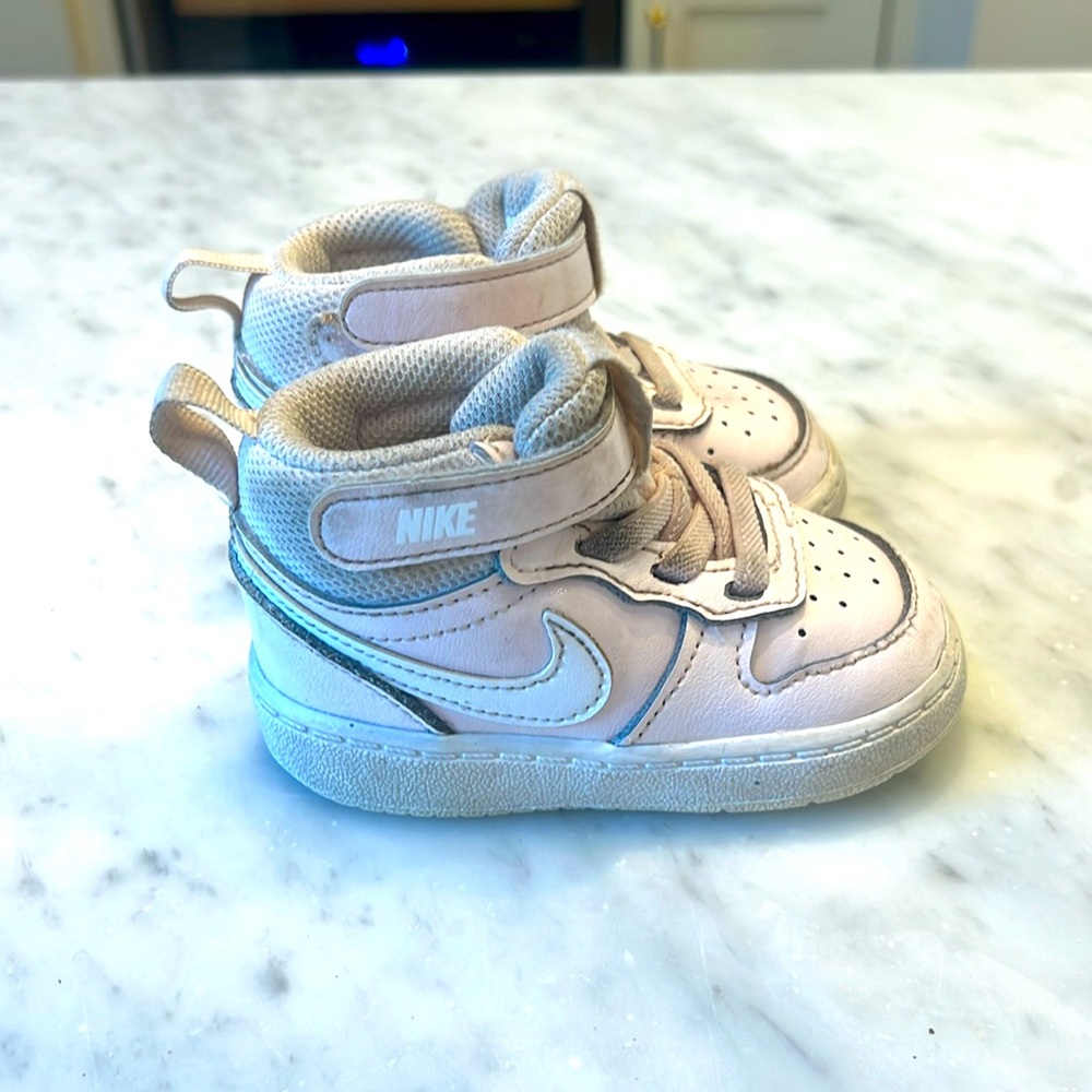 Toddler girls size 4 pink Nike sneakers